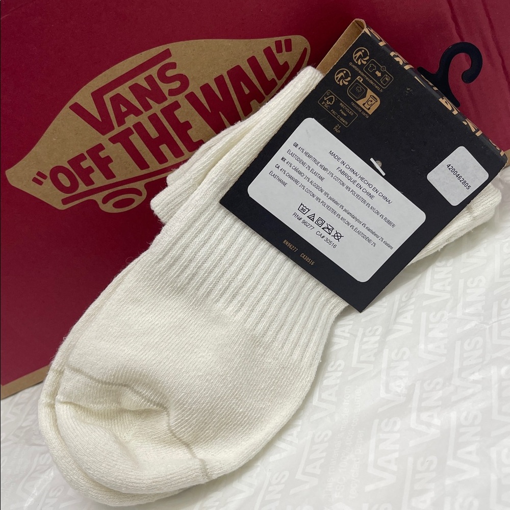 VANS. HALF CREW
HAUTEUR CHENLE CALCETIN DE MEDIA CAÑA
"OFF THE WALL"
1 pair - Picture 11 of 16